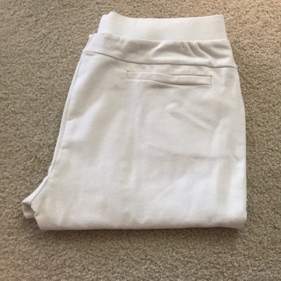 Brand new stretchy white pants - Picture 1 of 1